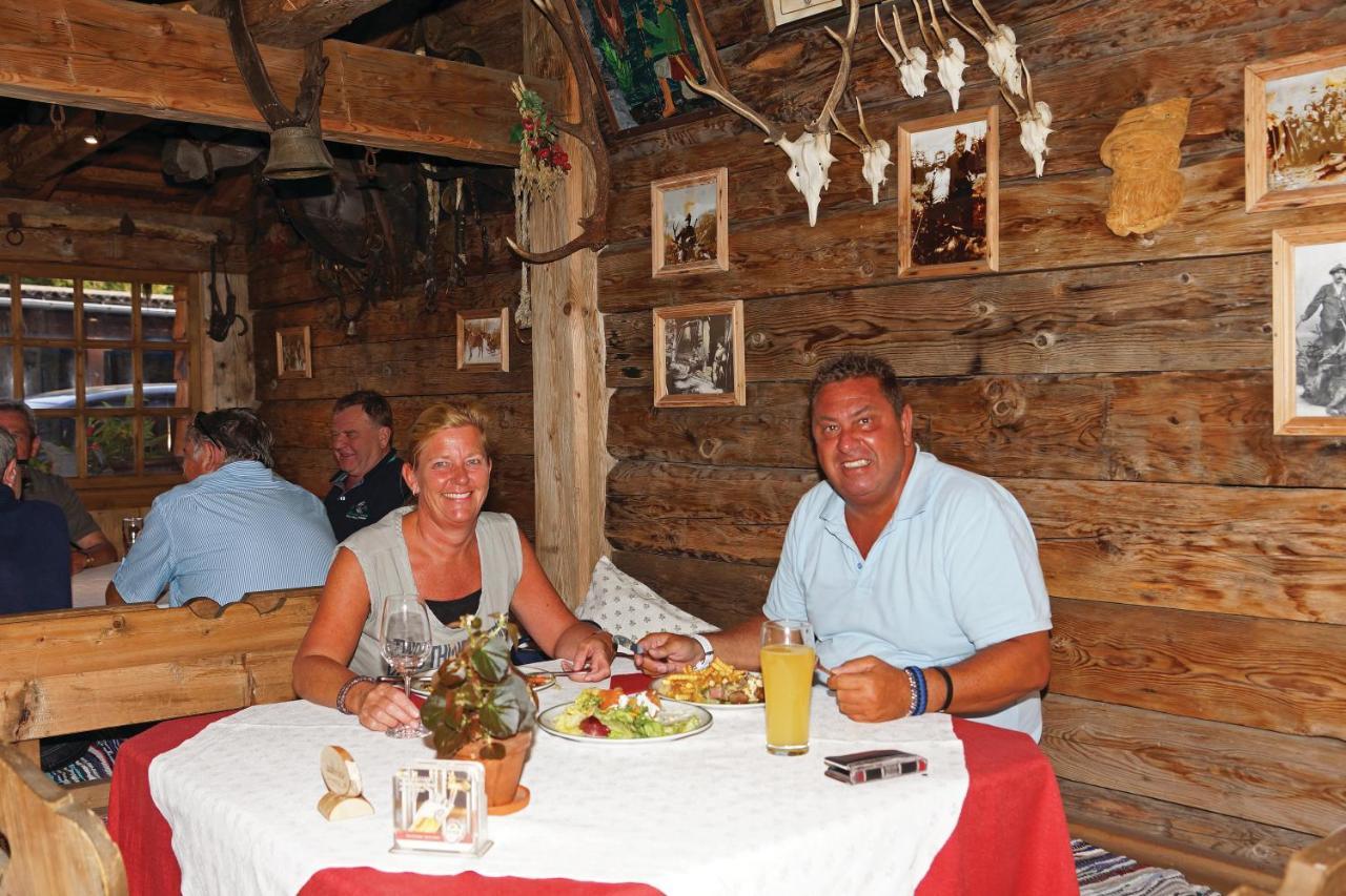 Gasthof Zacherlbraeu Fusch an der Glocknerstraße Esterno foto